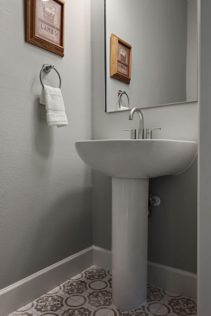 Judy Corren Bathroom