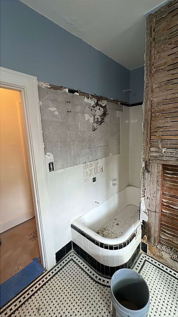 Chris-Autumn-bath remodel-before